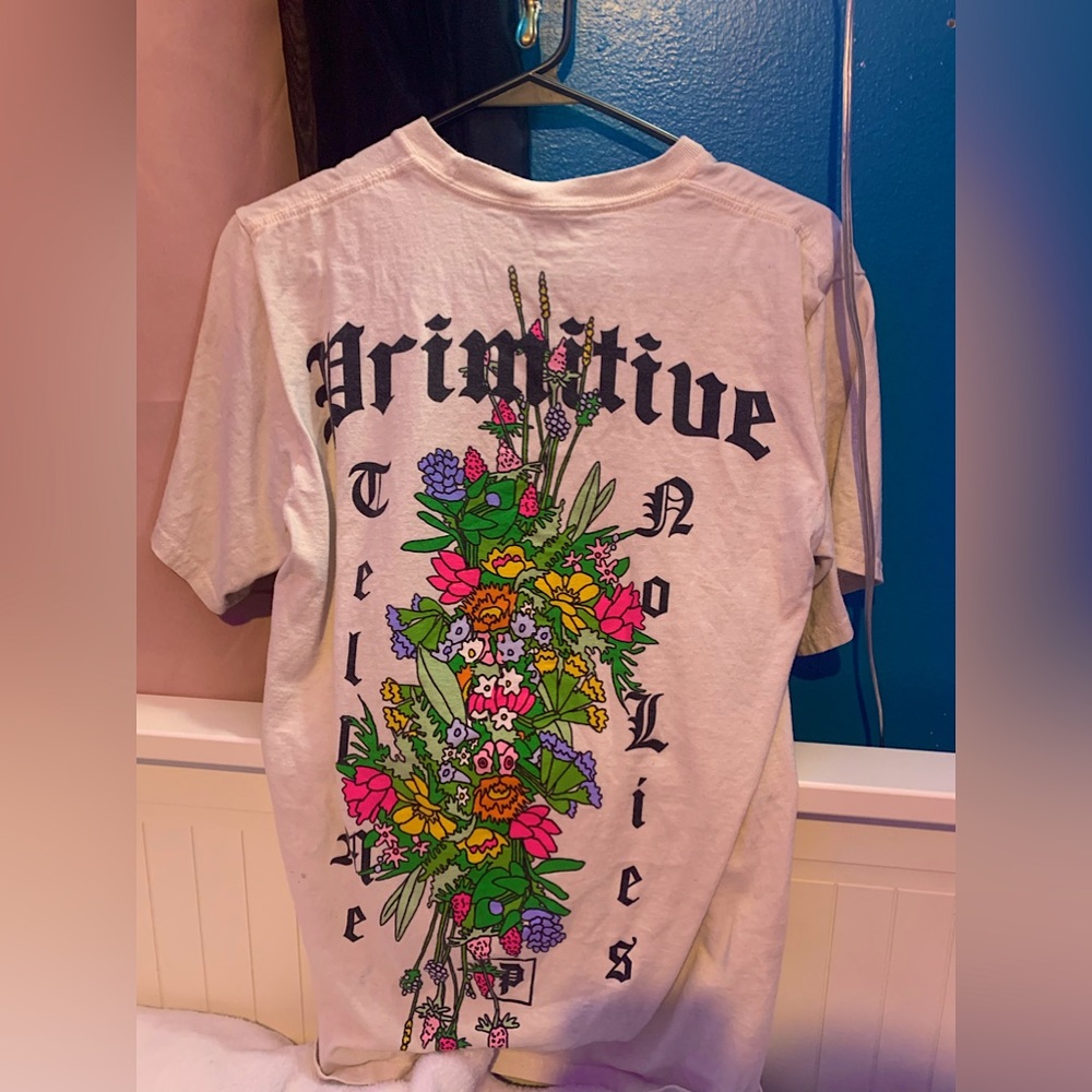 Beige primitive floral skull skateboard t-shirt